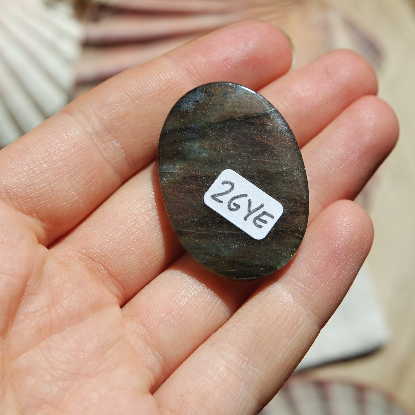 Lila Labradorit Cabochon ~ 26YE