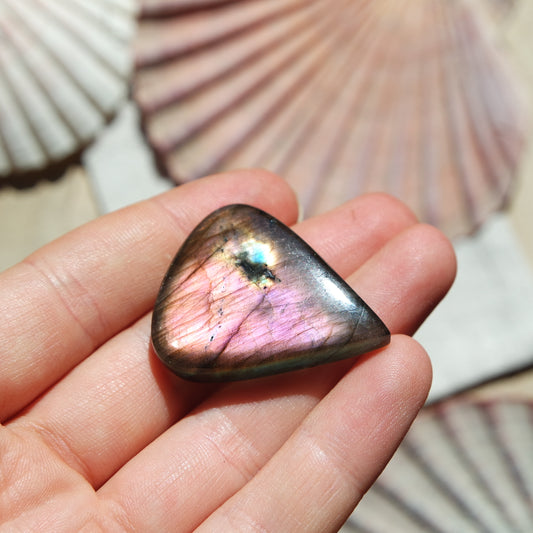 Lila Labradorit Cabochon ~ 28XC