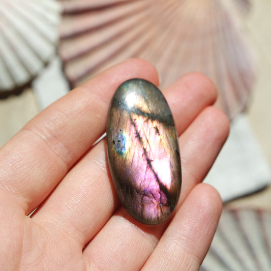 Lila Labradorit Cabochon ~ 28XD