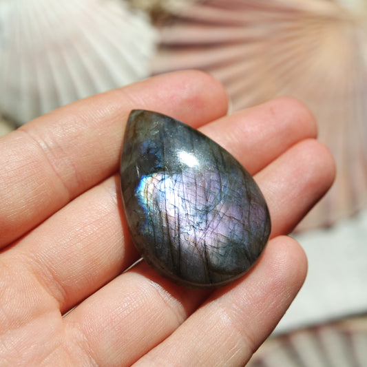 Lila Labradorit Cabochon ~ 28Xi