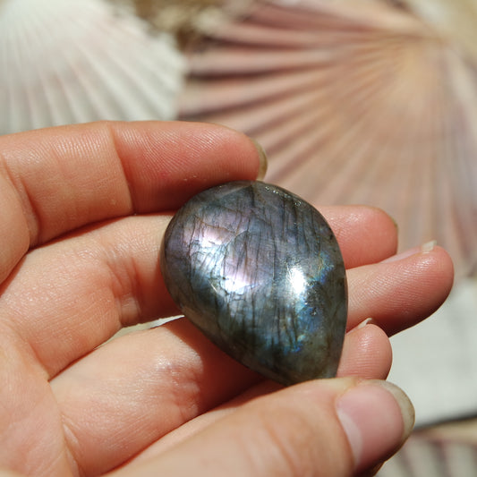 Lila Labradorit Cabochon ~ 28Xi