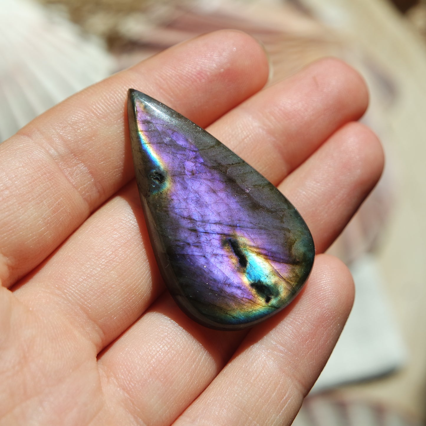 Lila Labradorit Cabochon ~ 28XK