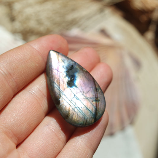 Lila Labradorit Cabochon ~ 28XM