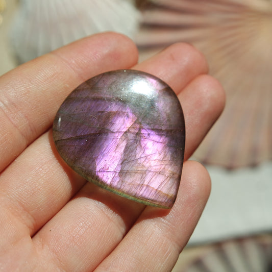 Lila Labradorit Cabochon ~ 26ZA