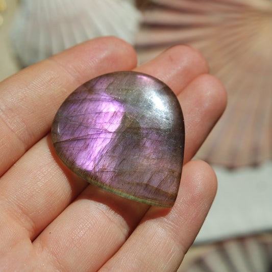 Lila Labradorit Cabochon ~ 26ZA
