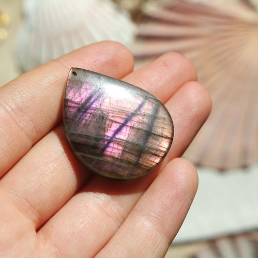 Lila Labradorit Cabochon ~ 26ZC