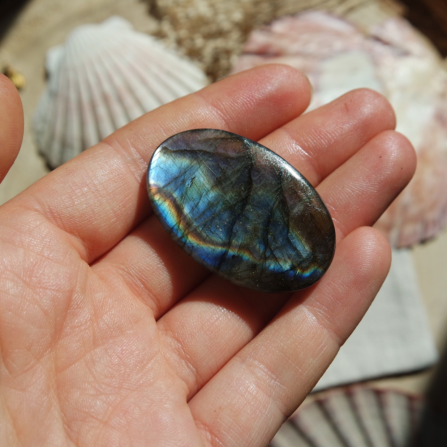 Labradorit Cabochon ~ 42Xi