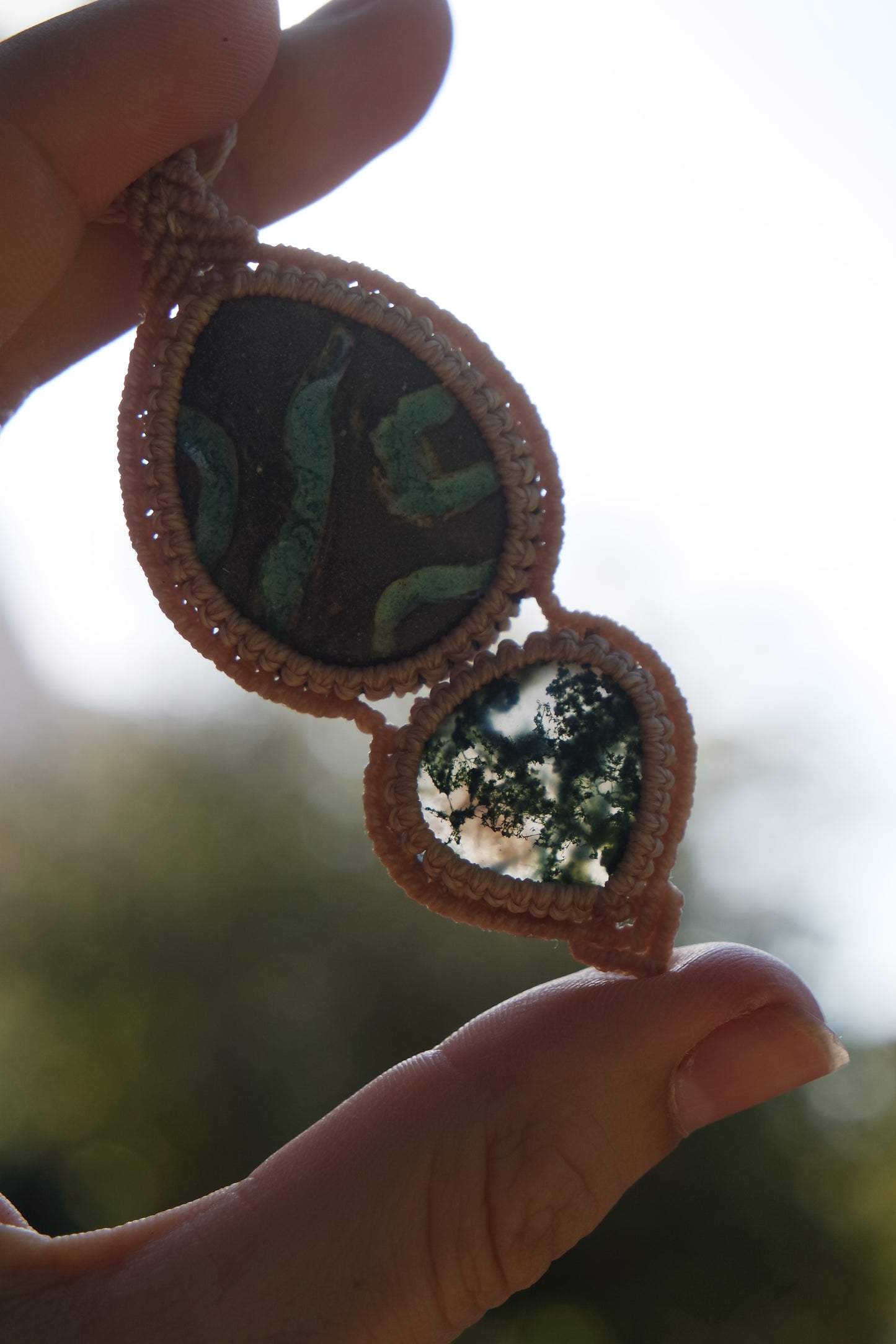 Schmuckanhänger mit Moosachat grün und Ton Cabochon