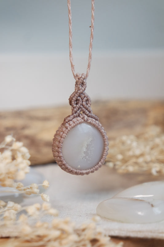 Achat Makramee Kette ~ Eis