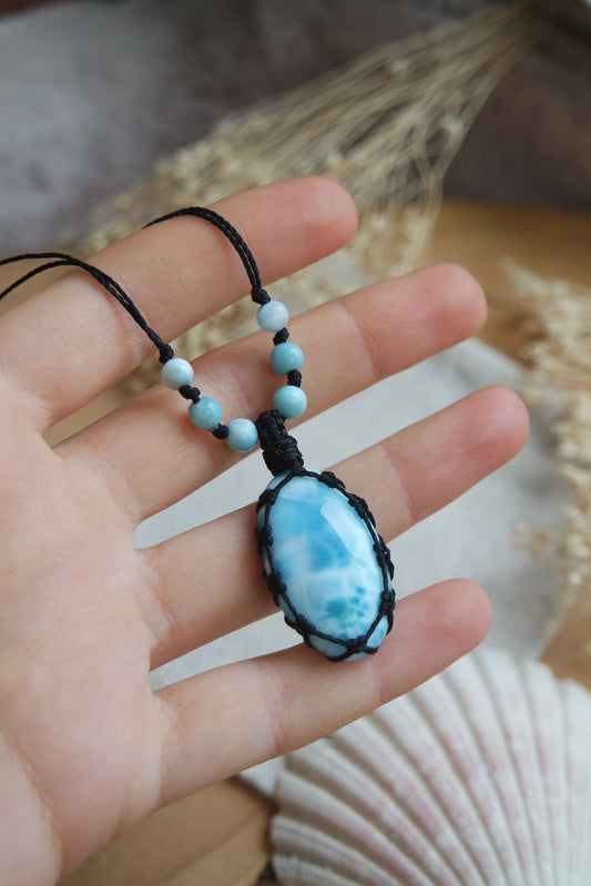 Larimar Anhänger mit Larimar Perlen Makramee Halskette