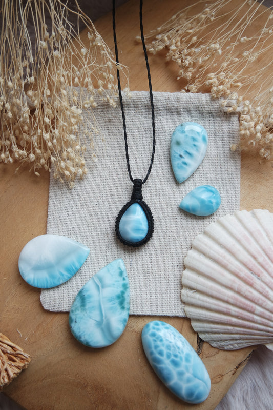 Larimar Kette Blaue Stille handgemachter Makramee Edelsteinschmuck