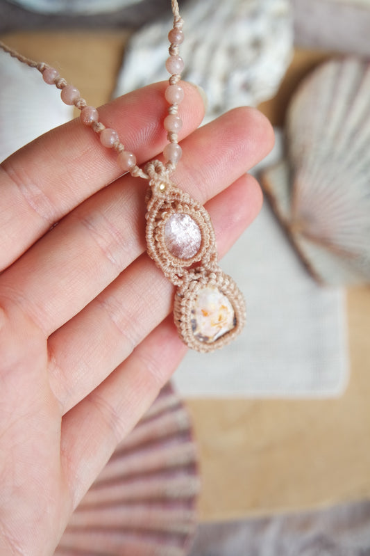 Sonnenstein Makramee Kette ~ Seeschimmer