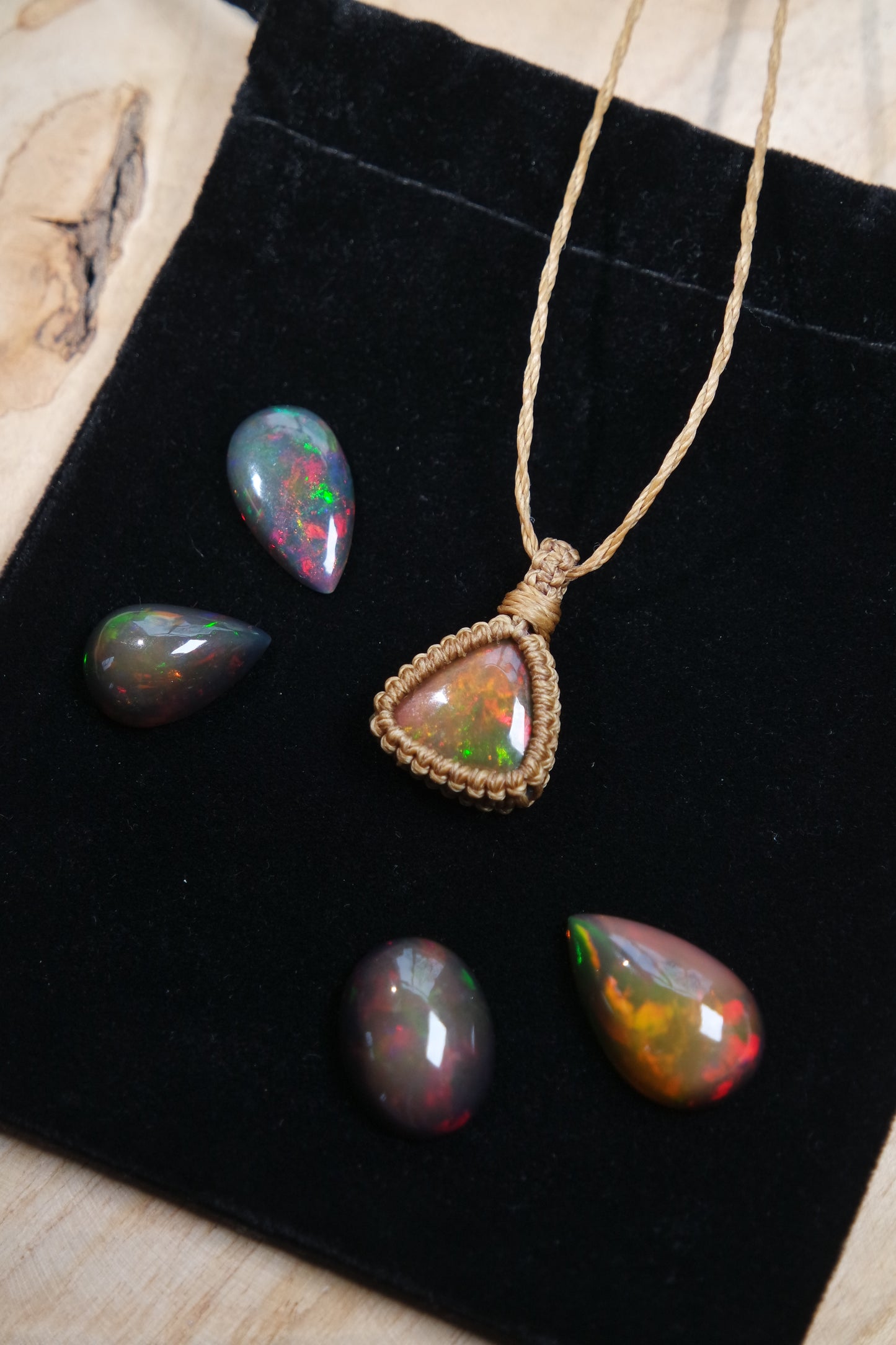 Opal Makramee Kette ~ Opal145
