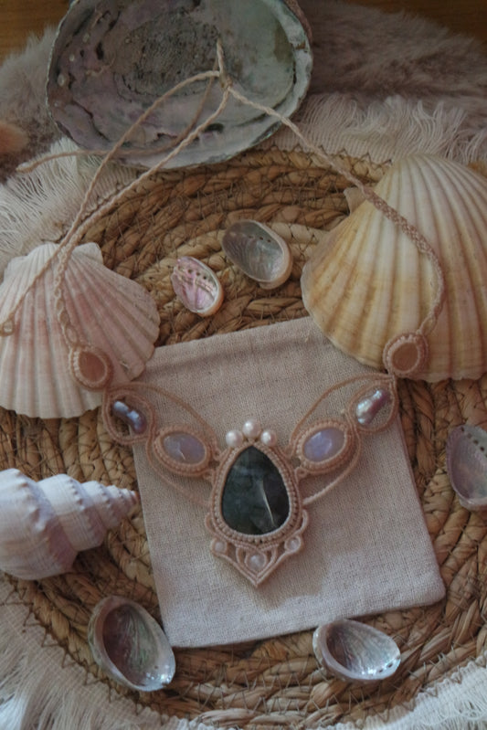 Moosachat, Rosenquarz, weißer labradorit & Perle Makramee Collier