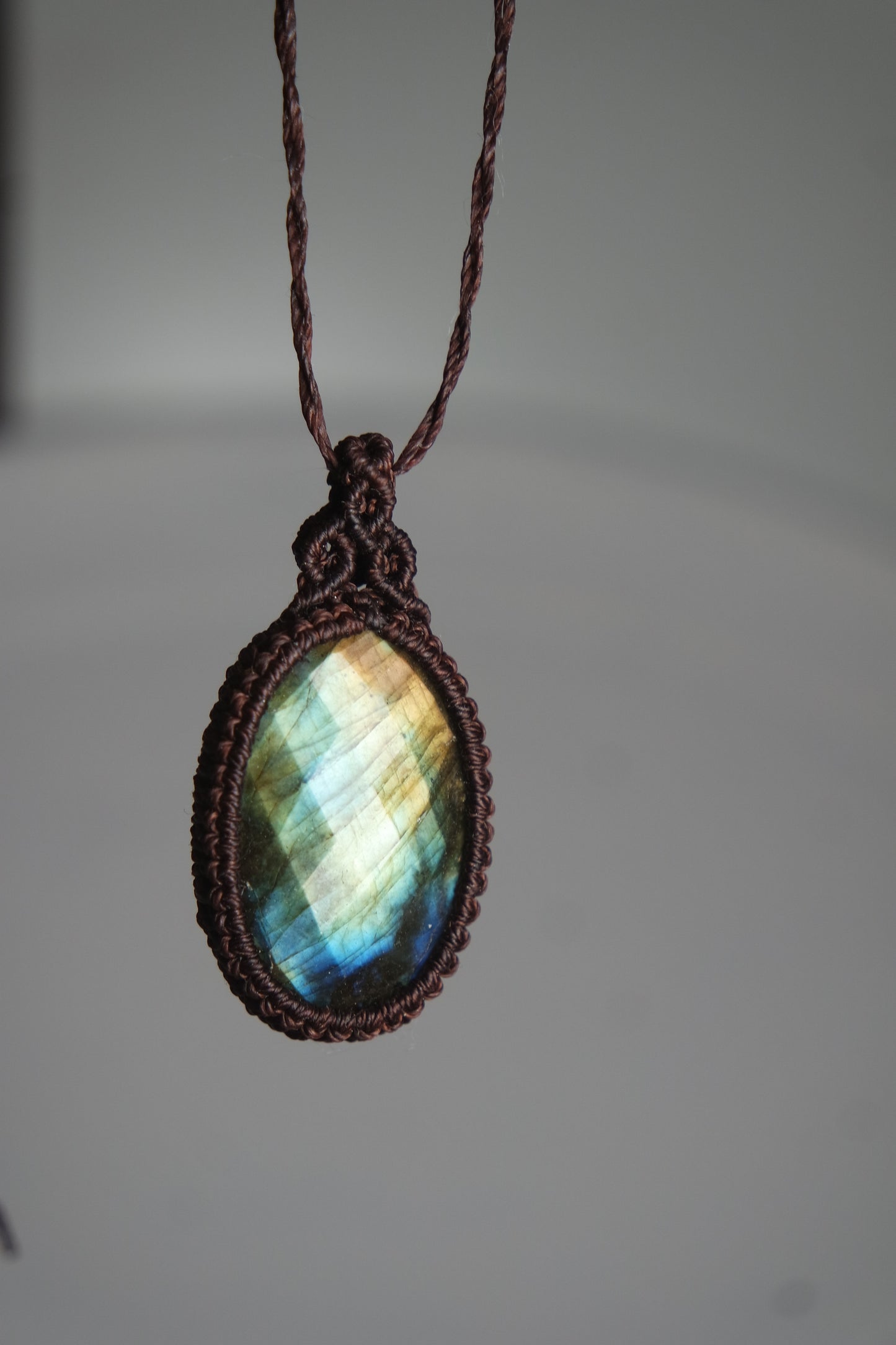Labradorit Makramee Kette ~ Fayelle
