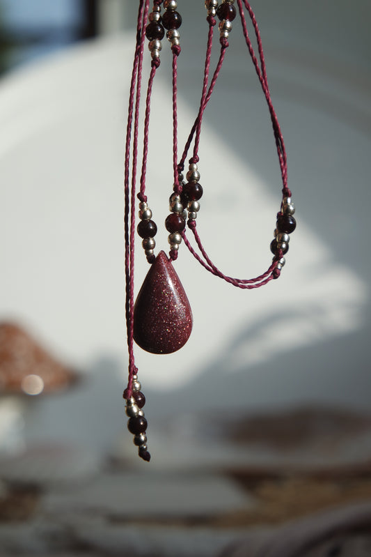 Simply Strong GRANAT Kette