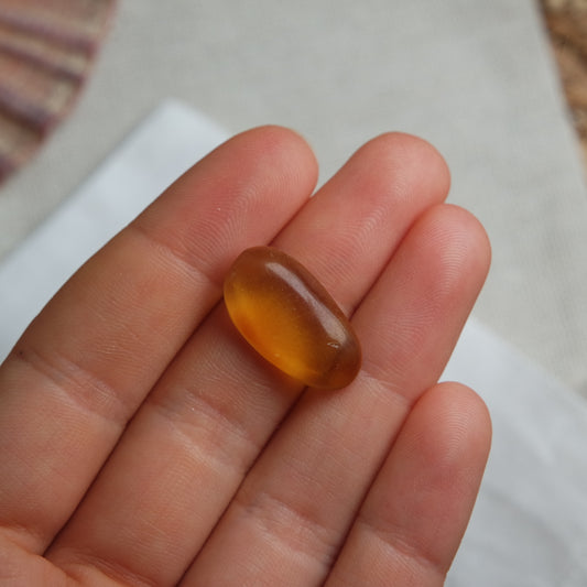 Bernstein Cabochon aus der Karibik ~ B8