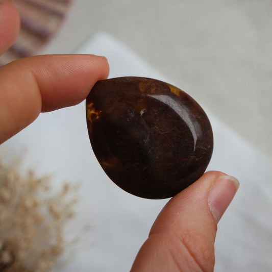 Bernstein Cabochon aus der Karibik ~ B50