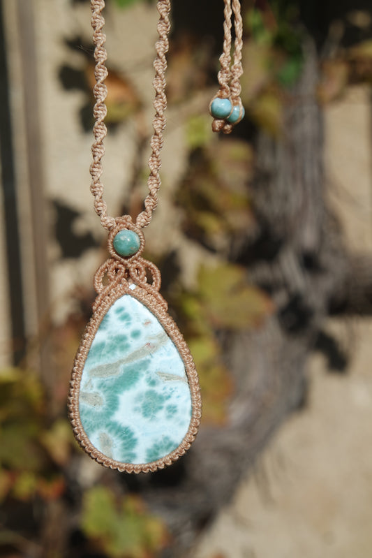 Larimar Makramee Kette