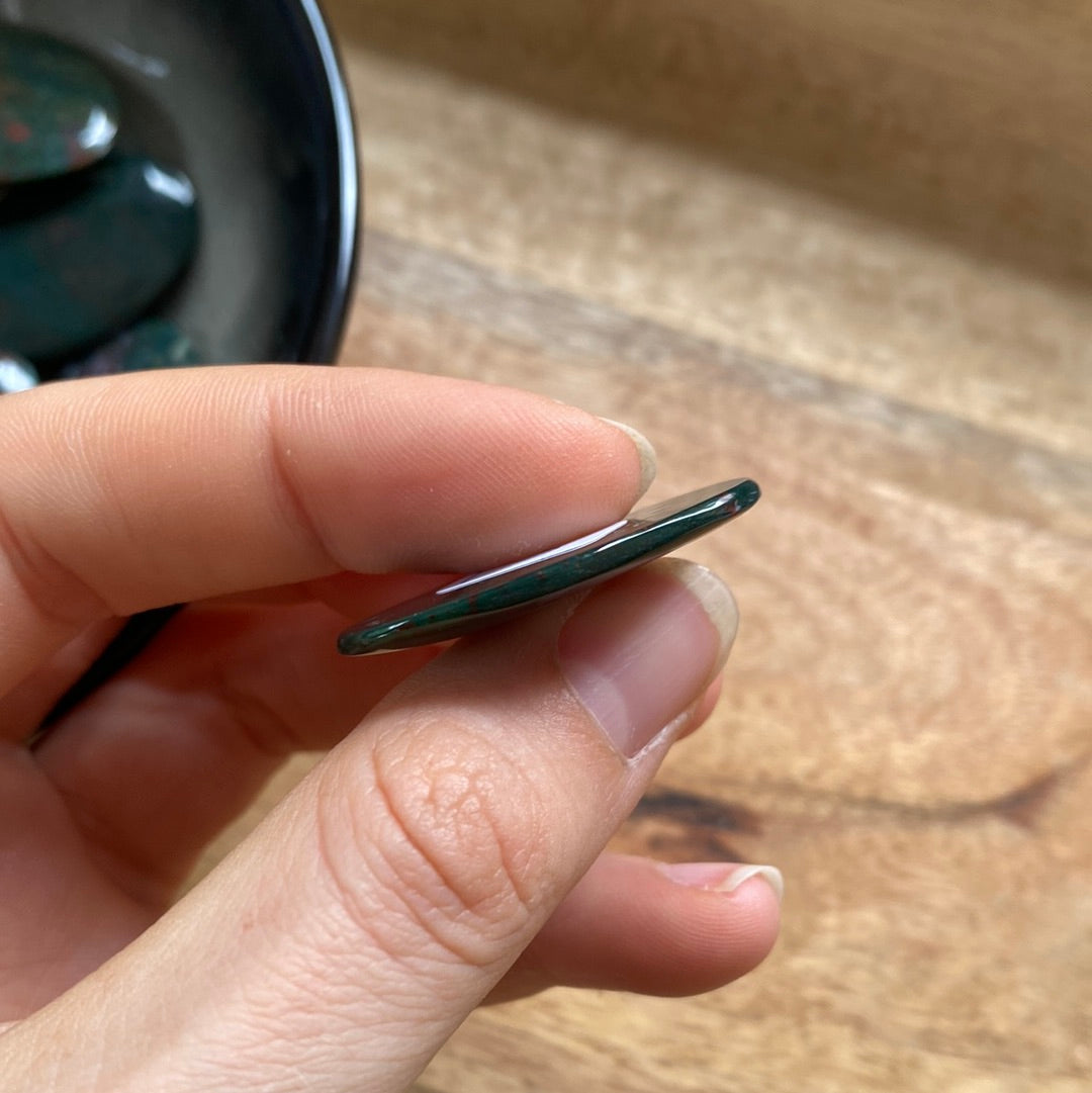 Heliotrop Cabochon ~ I3