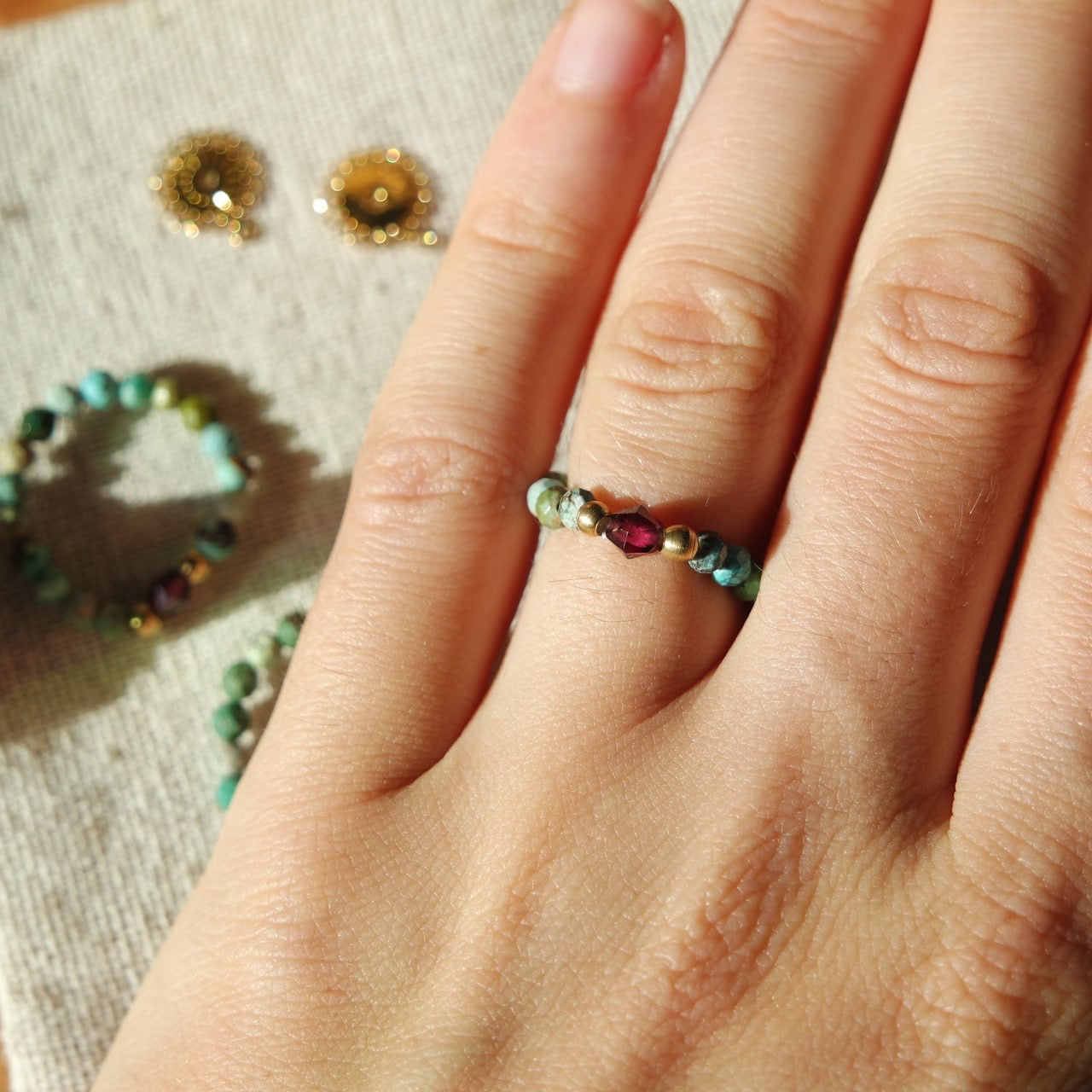 Türkis & Granat Edelstein Ring Messing
