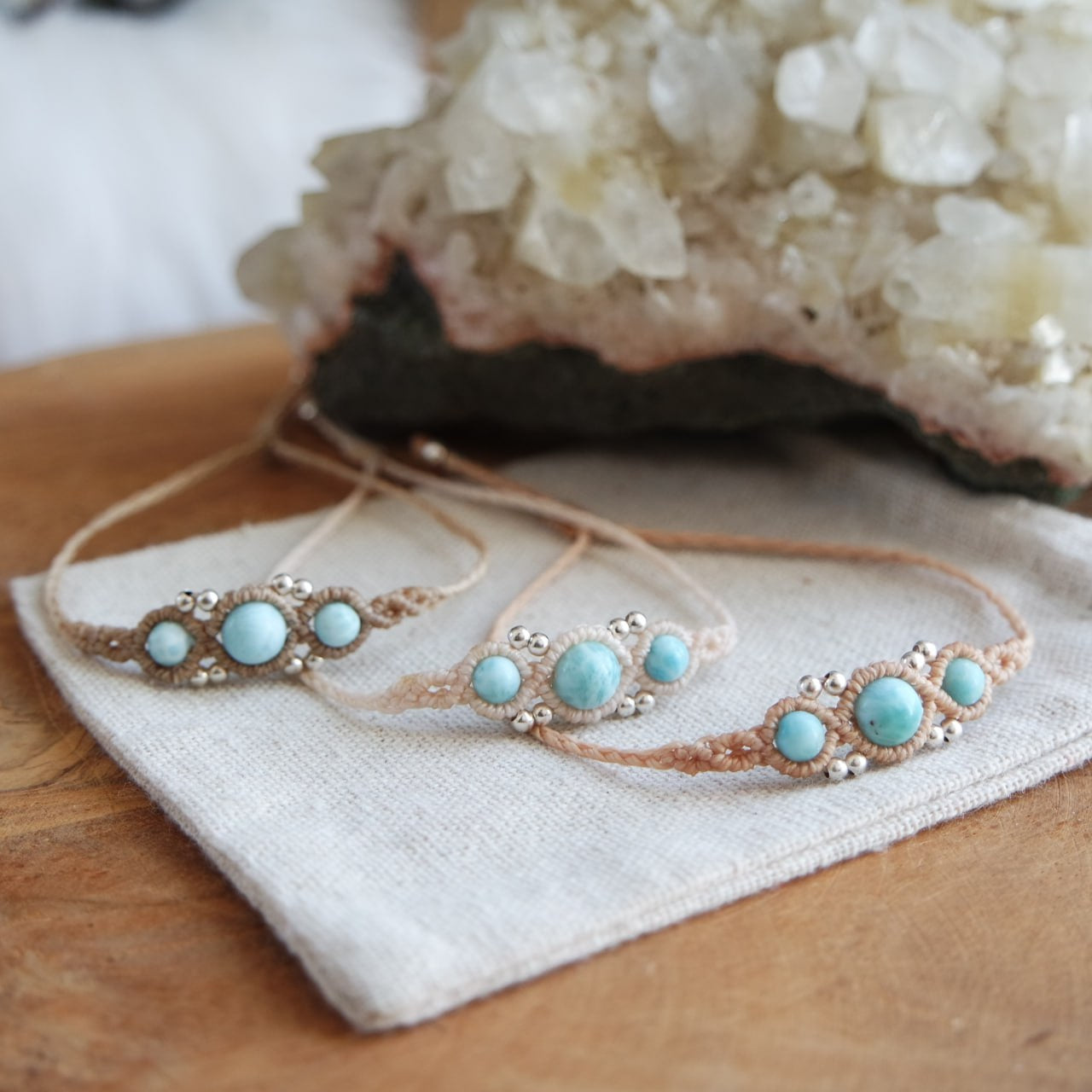 Larimar Makramee Armband