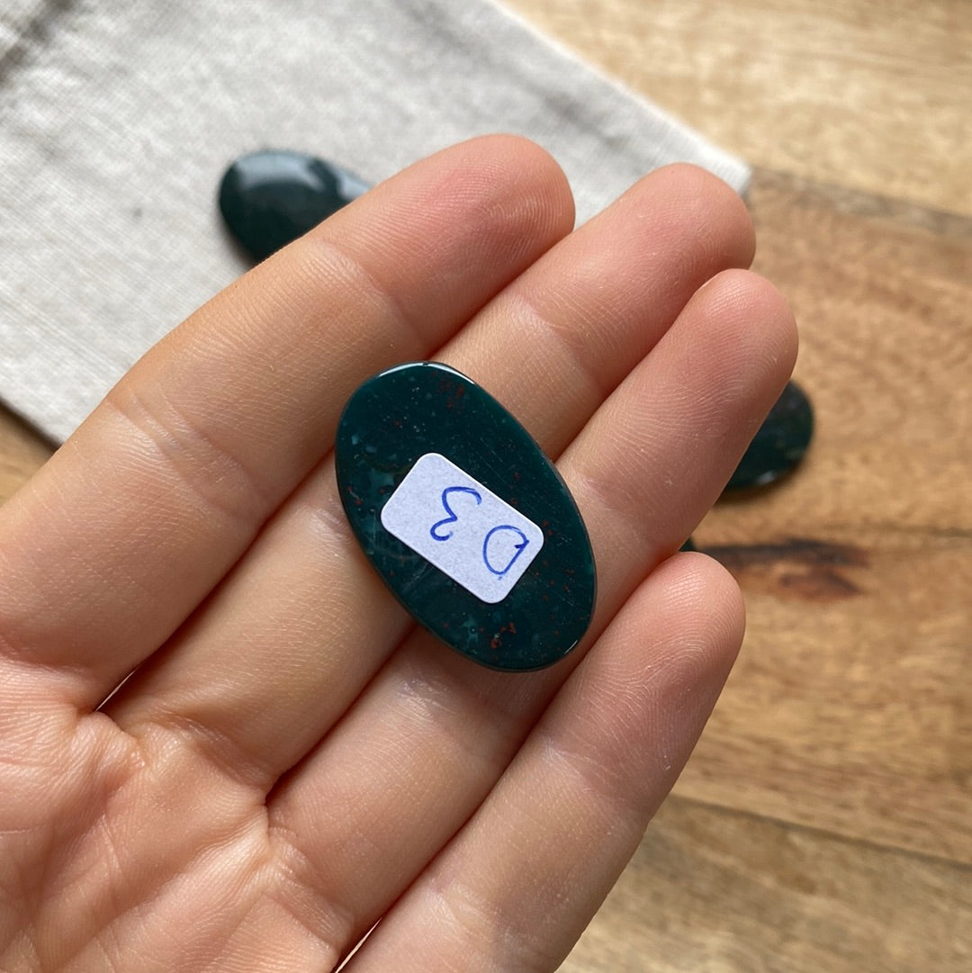 Heliotrop Cabochon ~ D3