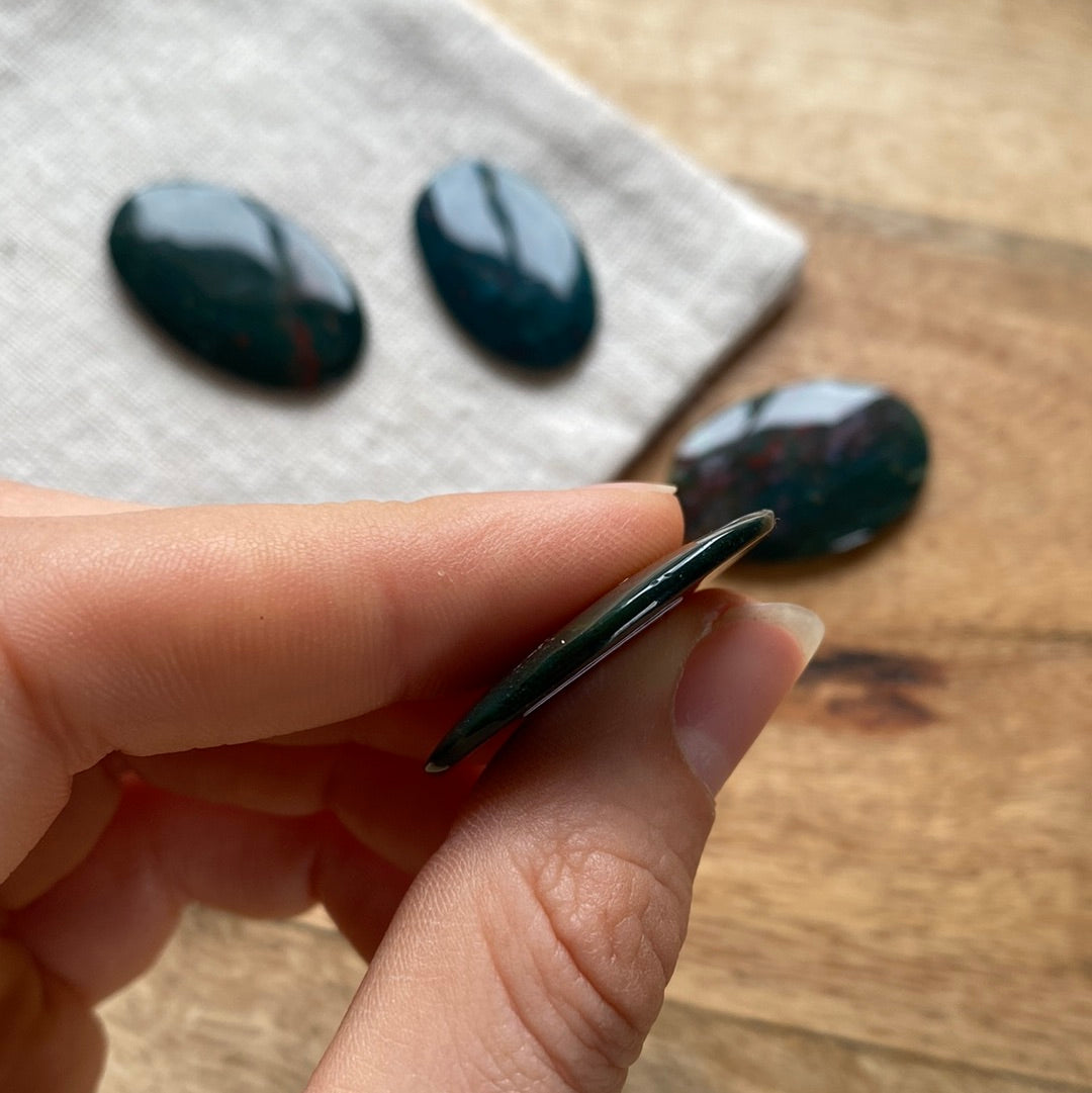 Heliotrop Cabochon ~ B3