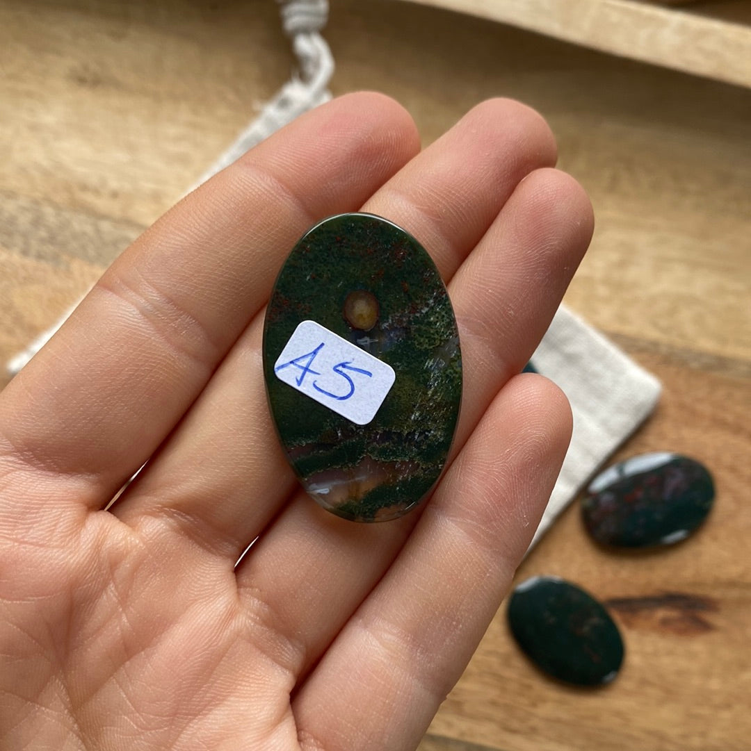 Heliotrop Cabochon ~ A5