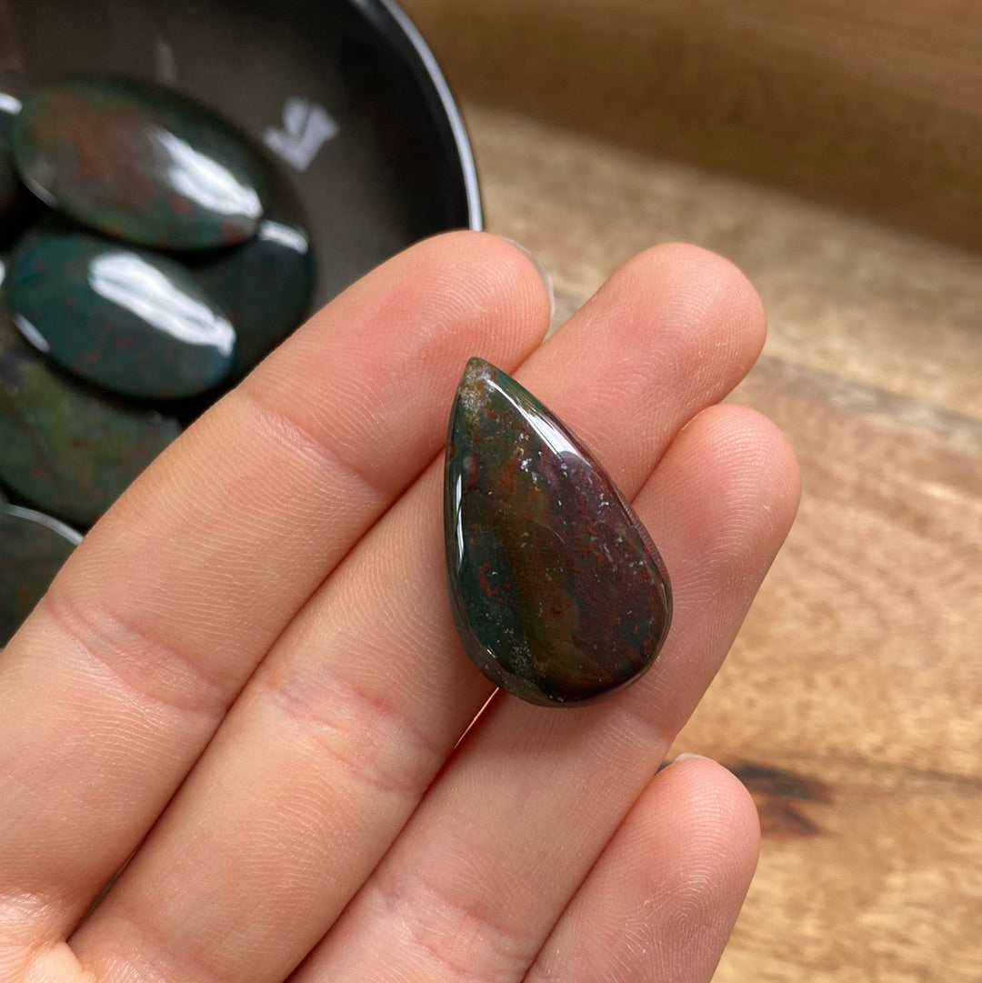 Heliotrop Cabochon ~ N3