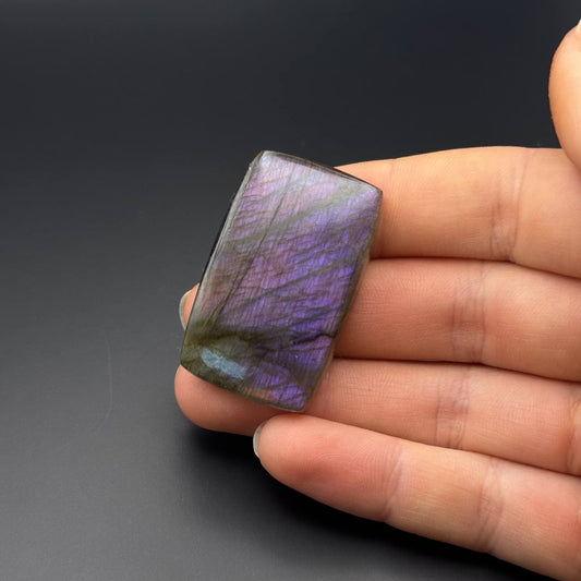 Lila Labradorit Cabochon ~ 34C