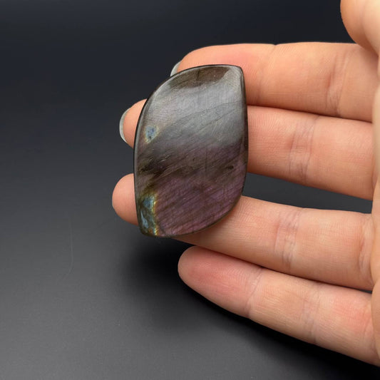 Lila Labradorit Cabochon ~ 34B
