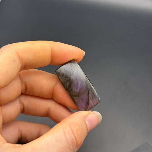 Lila Labradorit Cabochon ~ 14K