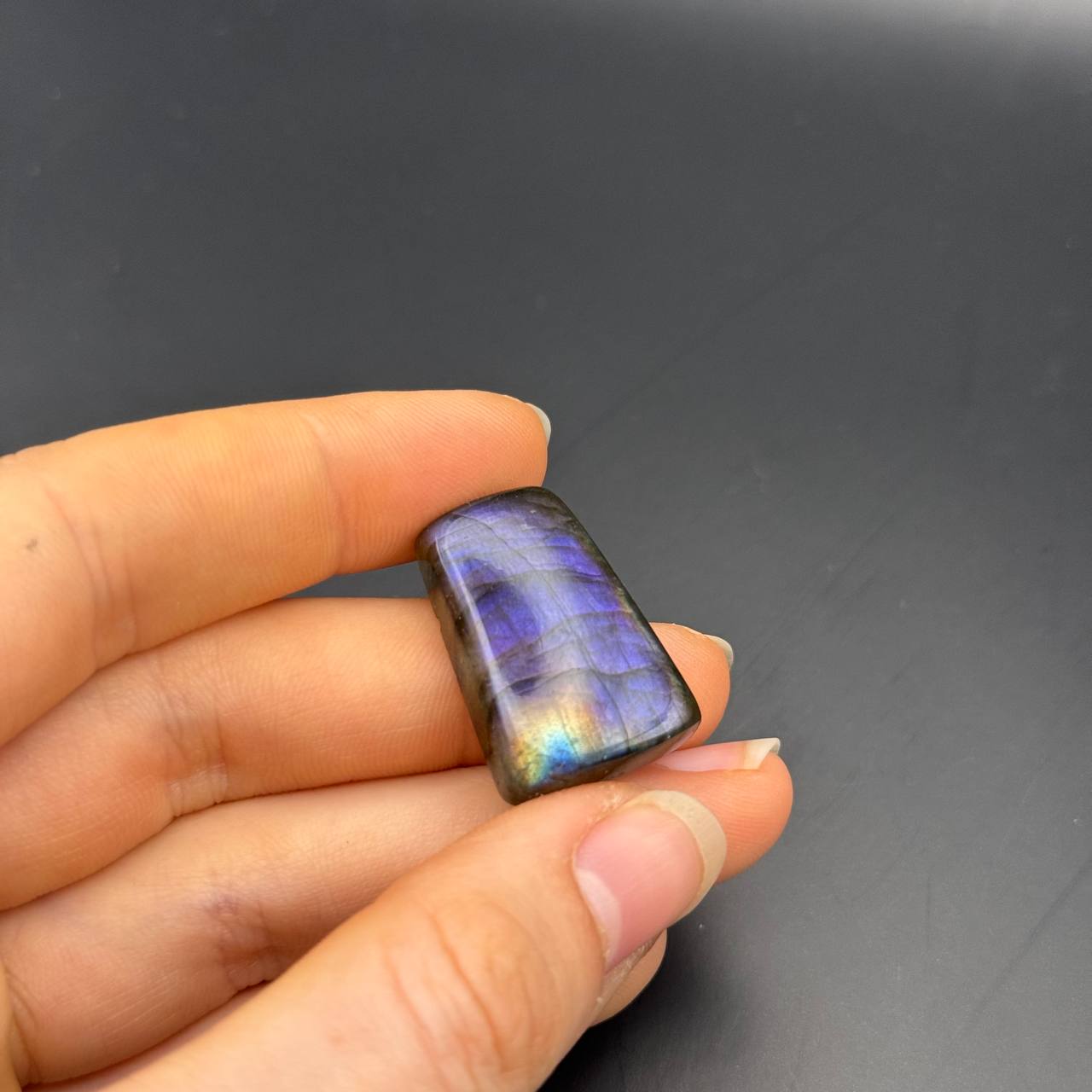 Lila Labradorit Cabochon ~ 14U