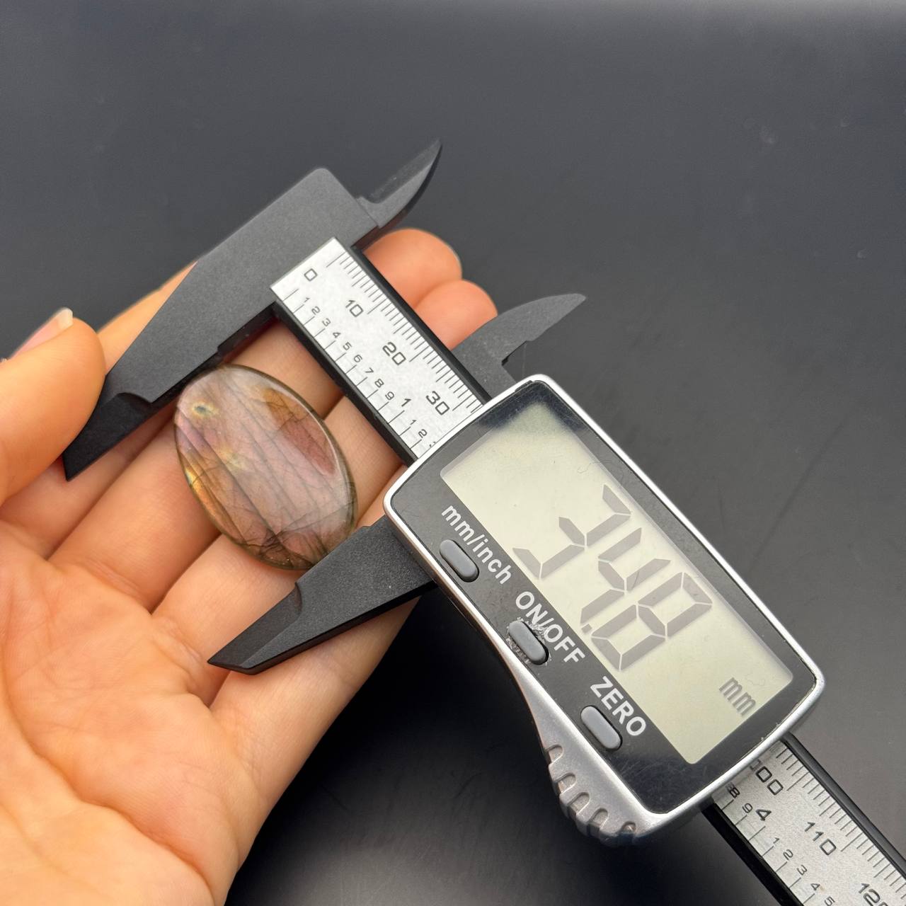 Lila Labradorit Cabochon ~ 14Z