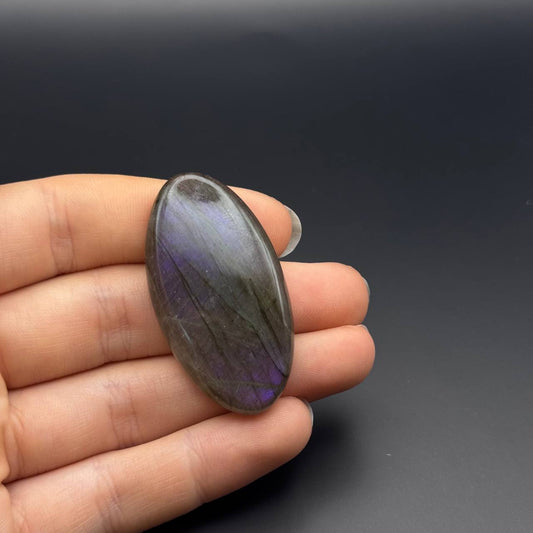 Lila Labradorit Cabochon ~ 34N
