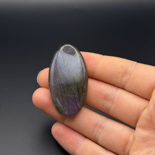 Lila Labradorit Cabochon ~ 34N