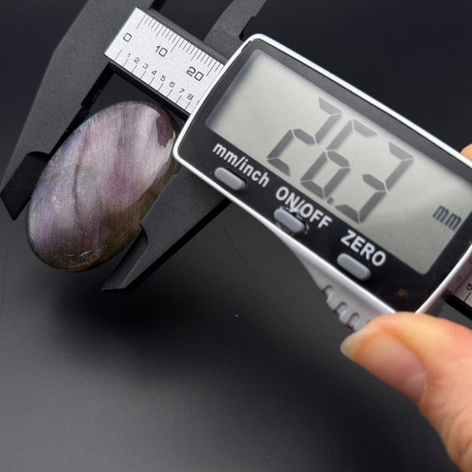 Lila Labradorit Cabochon ~ 34j