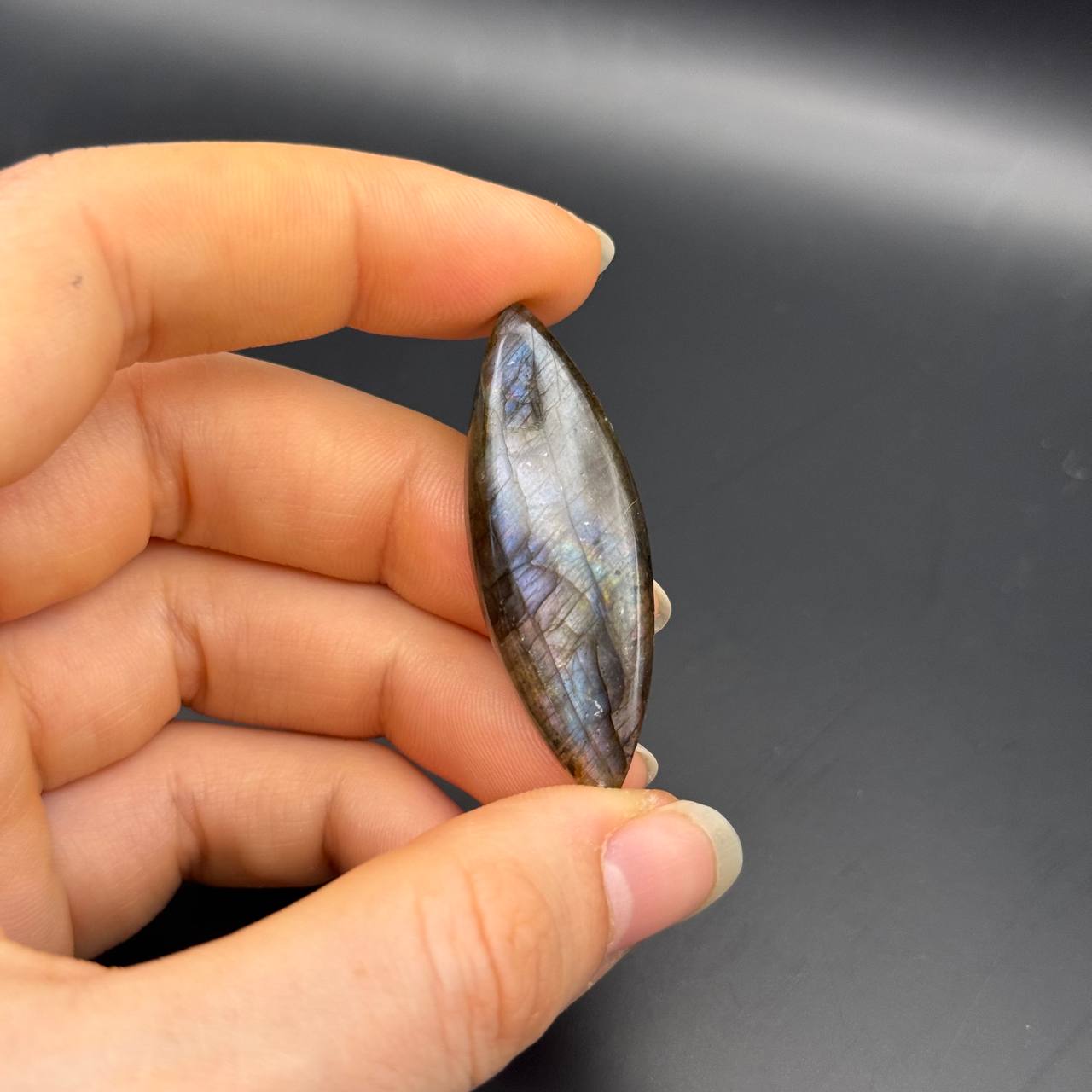 Lila Labradorit Cabochon ~ 14W