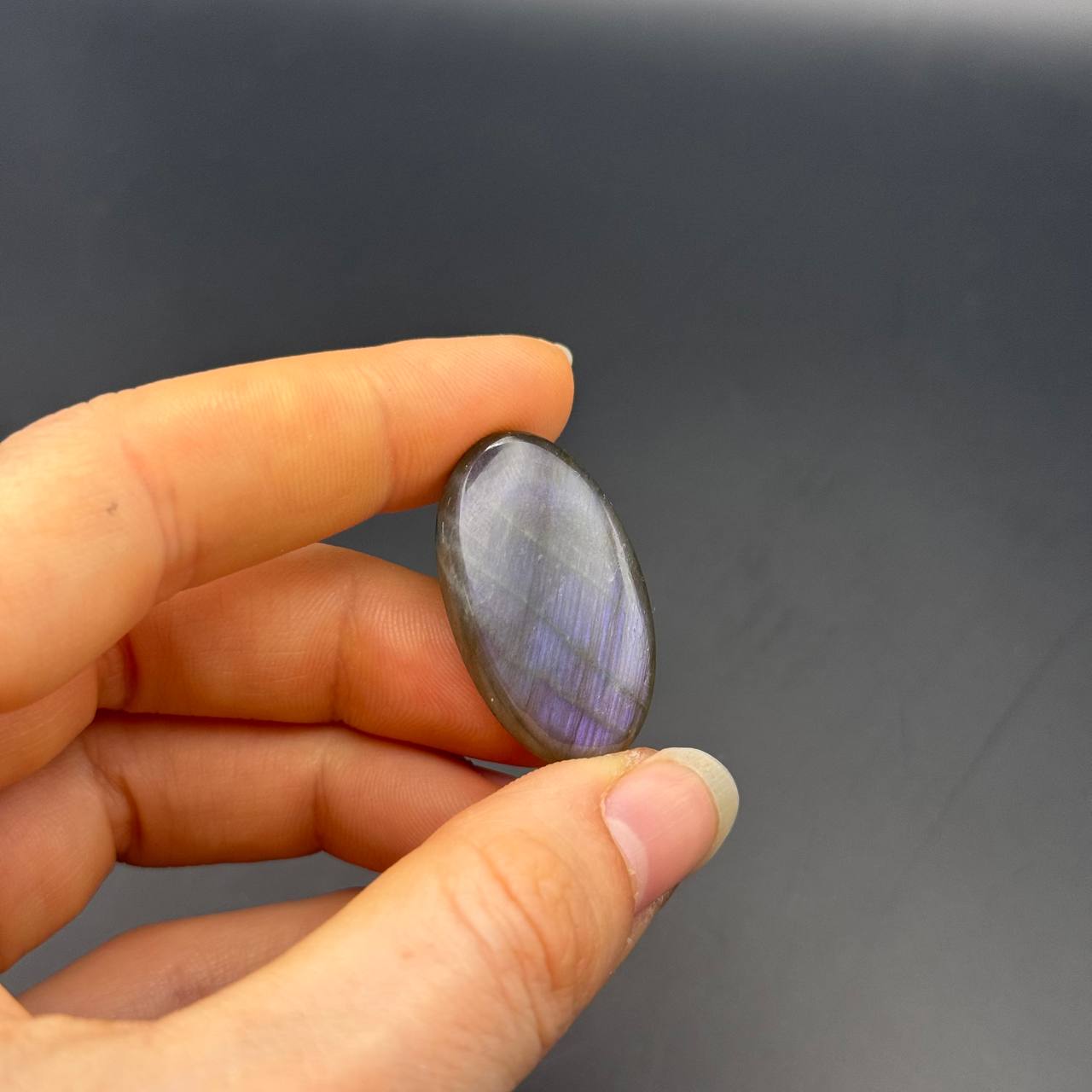 Lila Labradorit Cabochon ~ 14G
