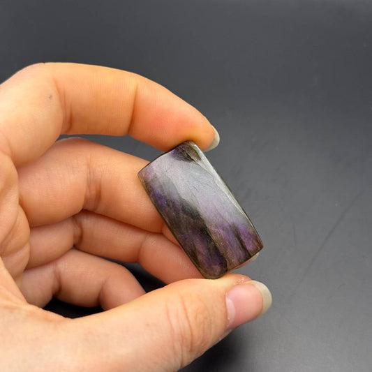 Lila Labradorit Cabochon ~ 14T