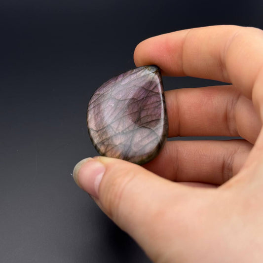 Lila Labradorit Cabochon ~ 34H