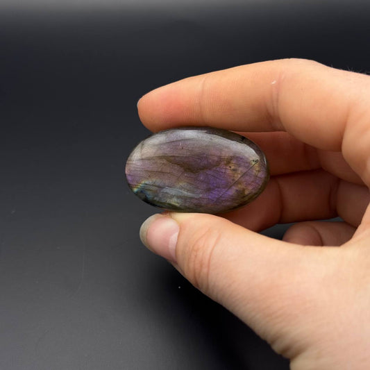 Lila Labradorit Cabochon ~ 34M