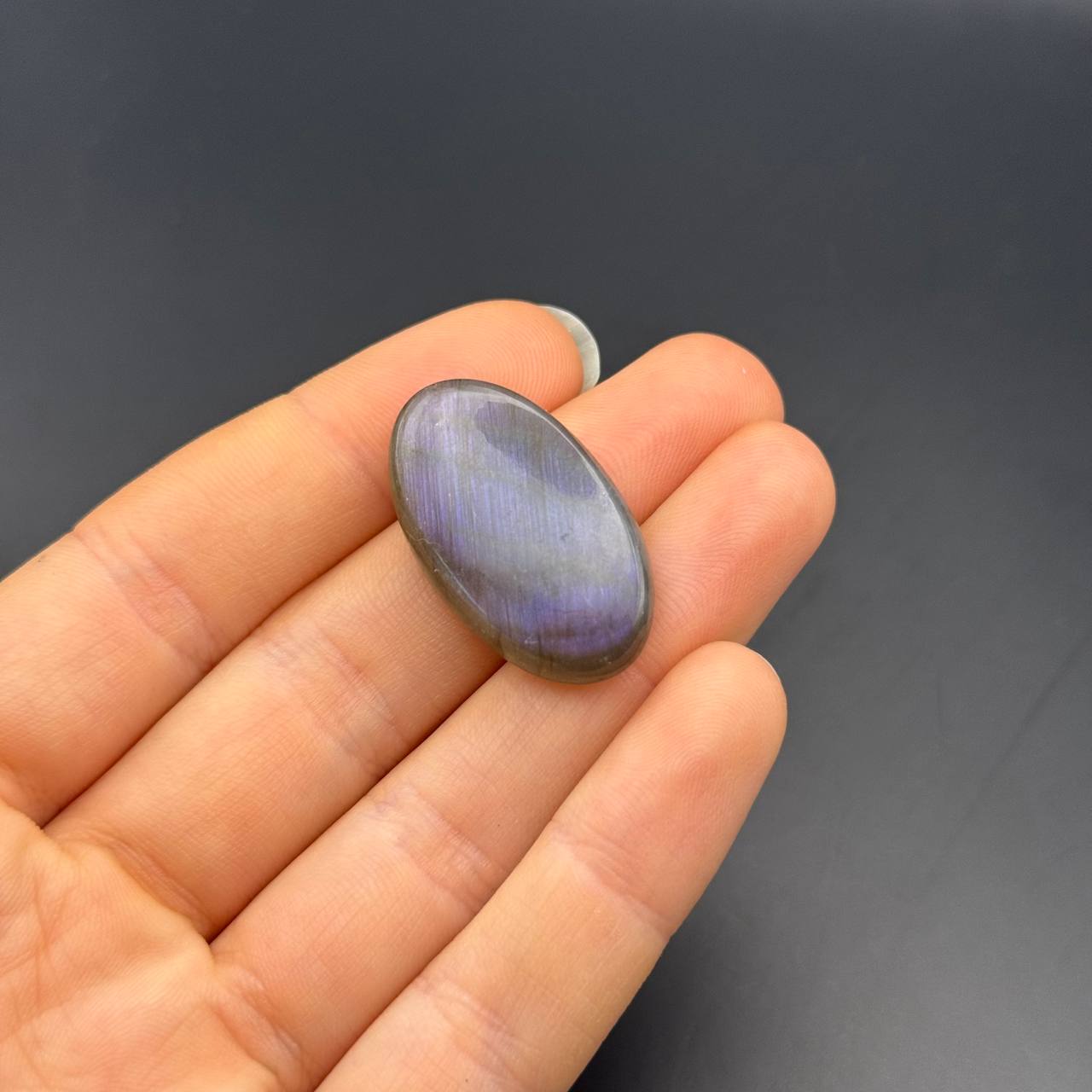 Lila Labradorit Cabochon ~ 14G