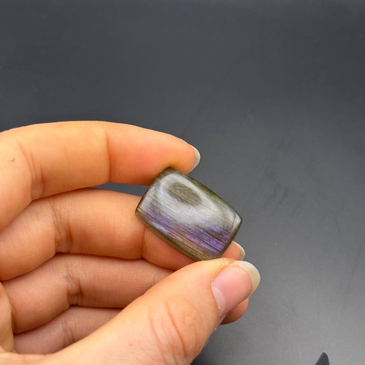 Lila Labradorit Cabochon ~ 14L