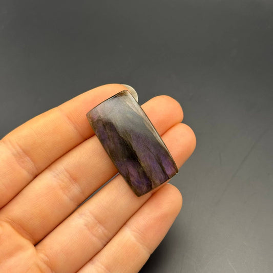 Lila Labradorit Cabochon ~ 14T