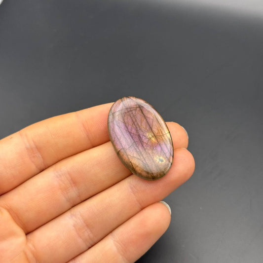 Lila Labradorit Cabochon ~ 14Z