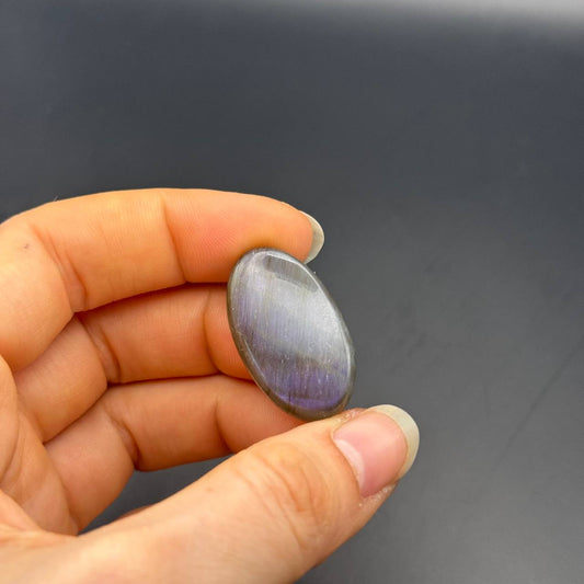 Lila Labradorit Cabochon ~ 14G
