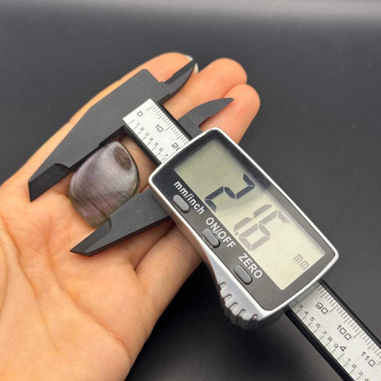Lila Labradorit Cabochon ~ 14i