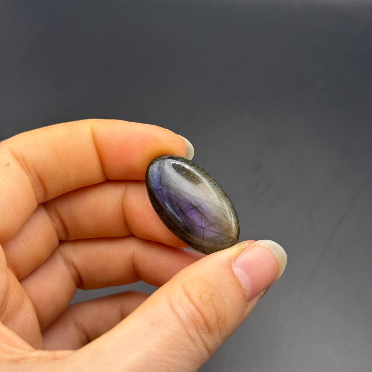 Lila Labradorit Cabochon ~ 14j